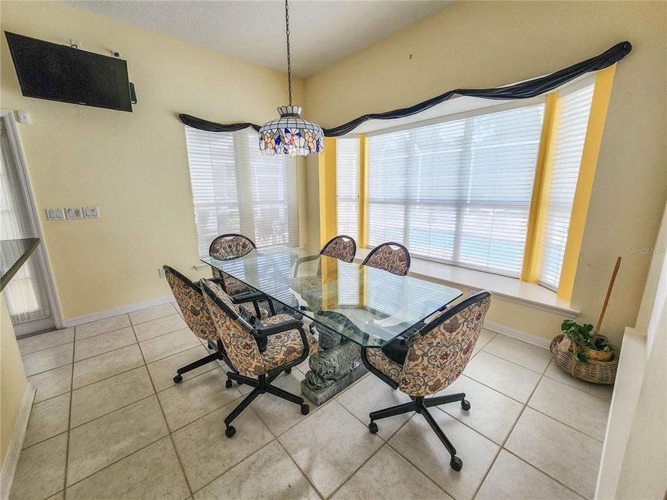 For Sale: $899,900 (6 beds, 6 baths, 3860 Square Feet)