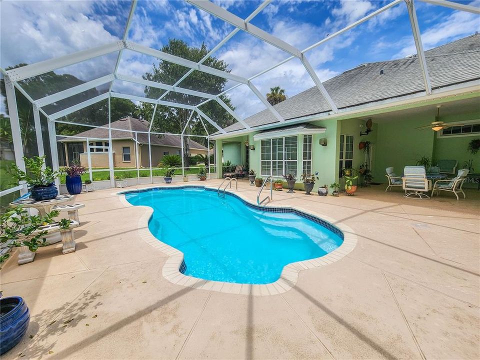 For Sale: $899,900 (6 beds, 6 baths, 3860 Square Feet)