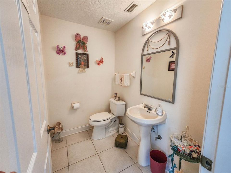 For Sale: $899,900 (6 beds, 6 baths, 3860 Square Feet)