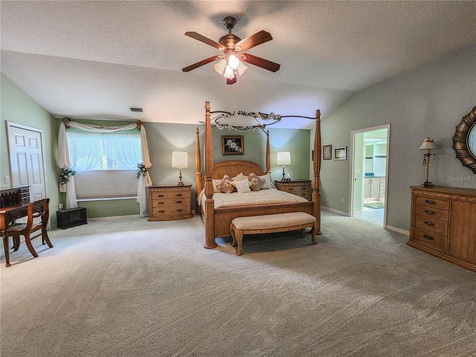 For Sale: $899,900 (6 beds, 6 baths, 3860 Square Feet)