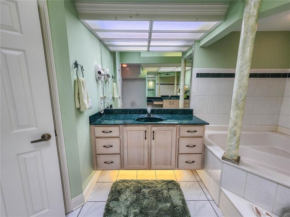 For Sale: $899,900 (6 beds, 6 baths, 3860 Square Feet)