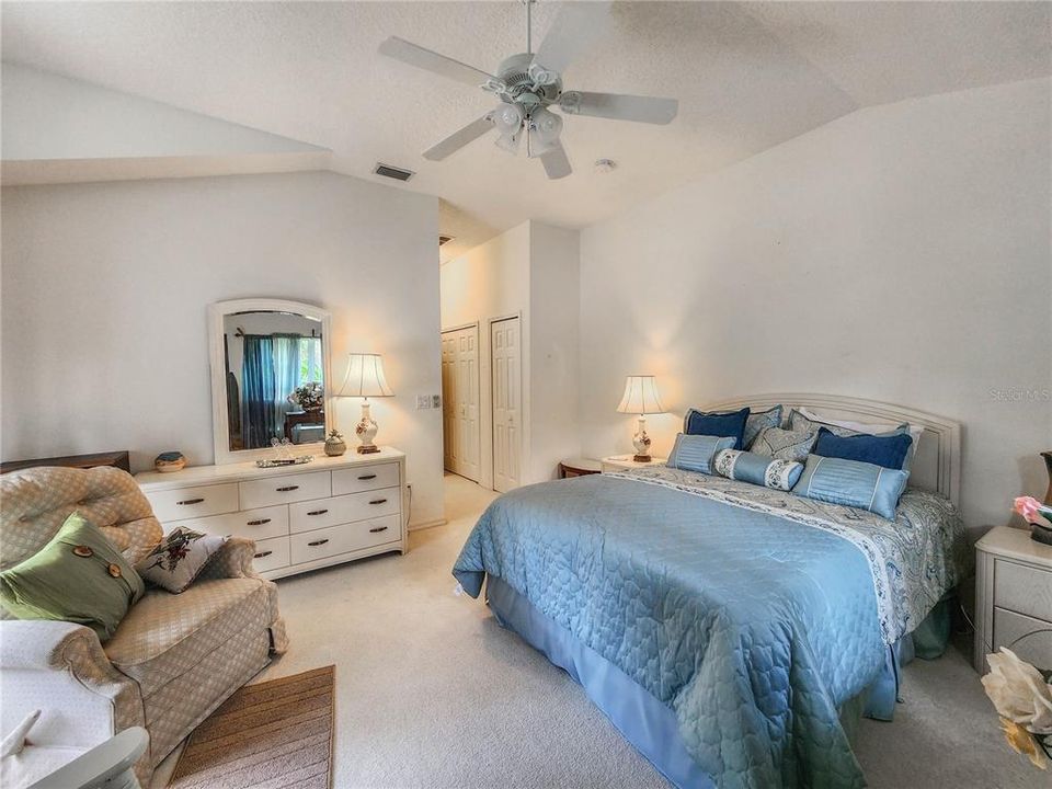 For Sale: $899,900 (6 beds, 6 baths, 3860 Square Feet)