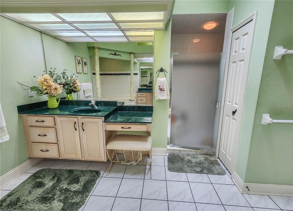 For Sale: $899,900 (6 beds, 6 baths, 3860 Square Feet)