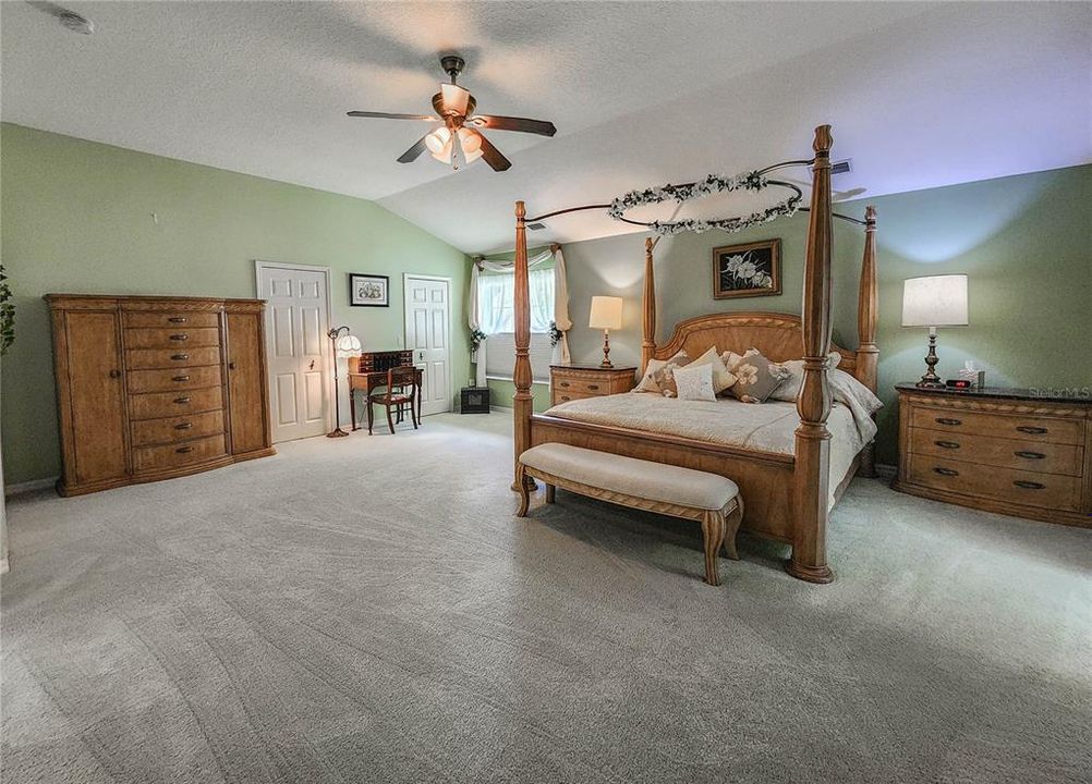 For Sale: $899,900 (6 beds, 6 baths, 3860 Square Feet)