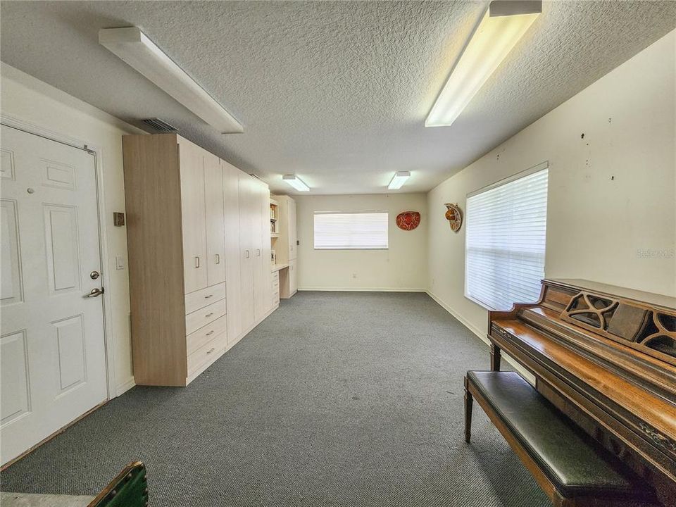 For Sale: $899,900 (6 beds, 6 baths, 3860 Square Feet)