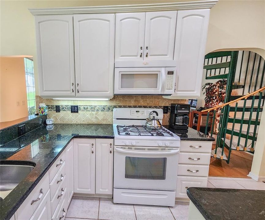 For Sale: $899,900 (6 beds, 6 baths, 3860 Square Feet)