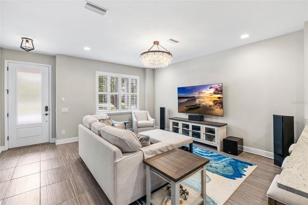 For Sale: $400,000 (3 beds, 2 baths, 1713 Square Feet)