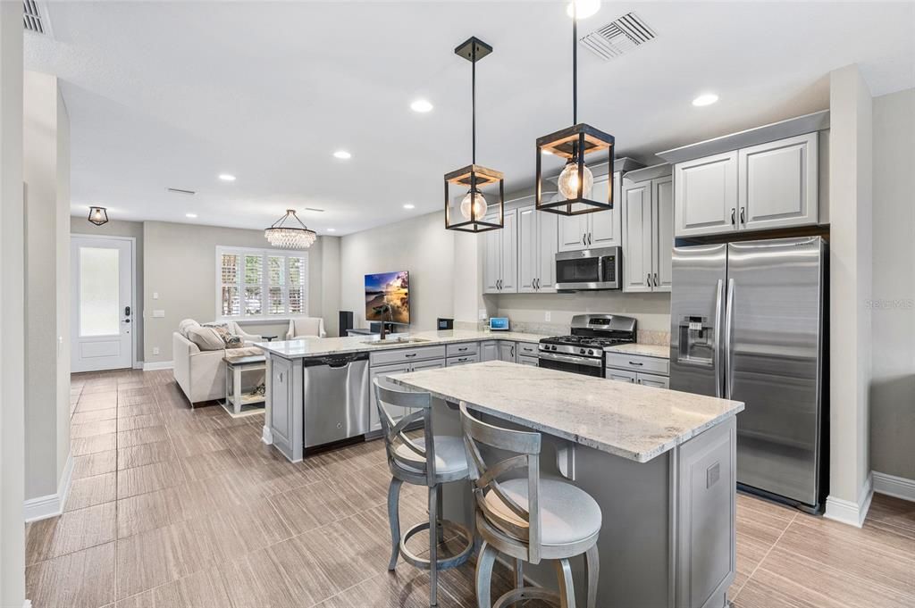 For Sale: $400,000 (3 beds, 2 baths, 1713 Square Feet)