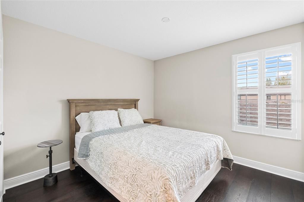 For Sale: $400,000 (3 beds, 2 baths, 1713 Square Feet)