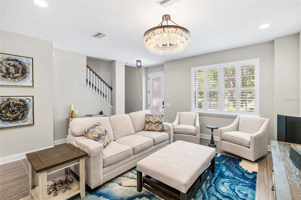 For Sale: $400,000 (3 beds, 2 baths, 1713 Square Feet)