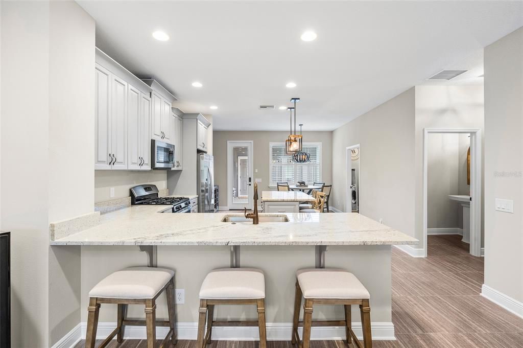 For Sale: $400,000 (3 beds, 2 baths, 1713 Square Feet)