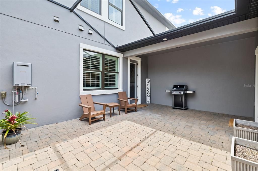 For Sale: $400,000 (3 beds, 2 baths, 1713 Square Feet)