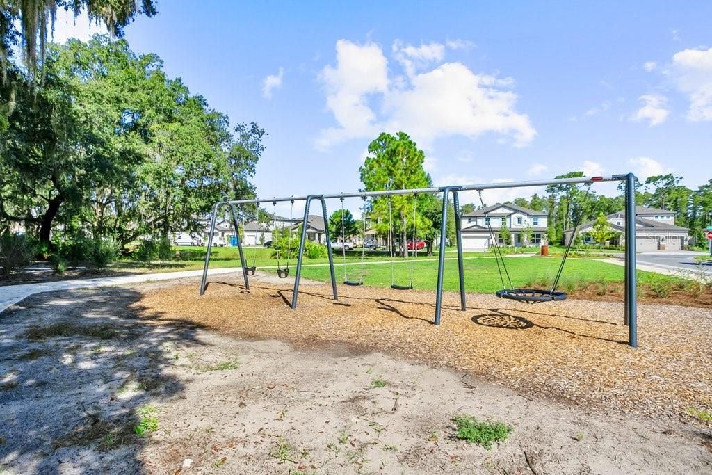 For Sale: $400,000 (3 beds, 2 baths, 1713 Square Feet)