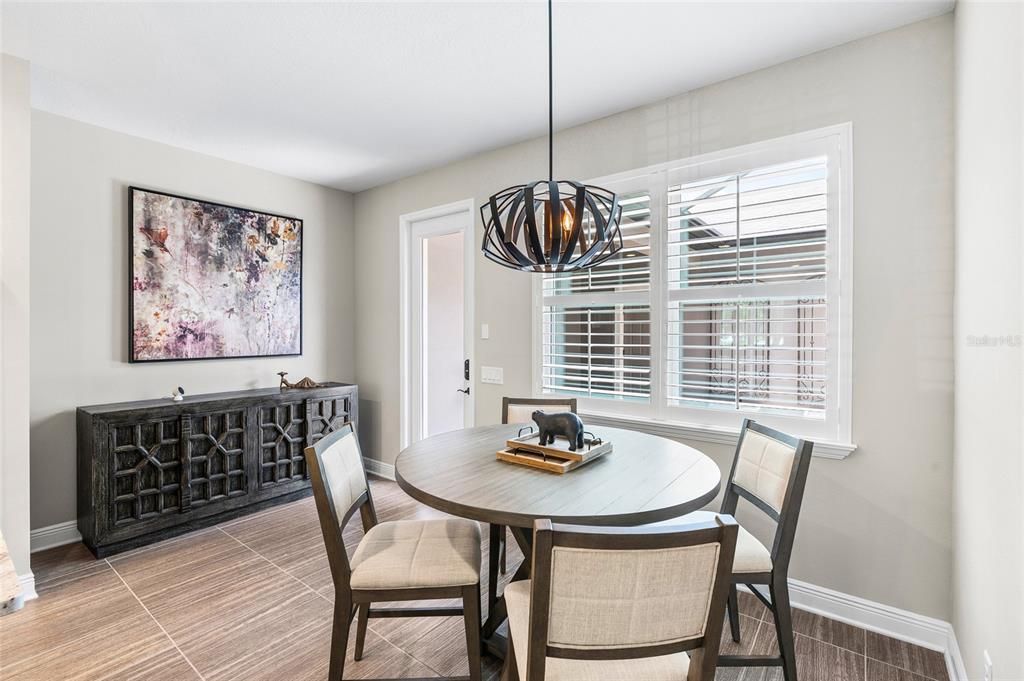 For Sale: $400,000 (3 beds, 2 baths, 1713 Square Feet)