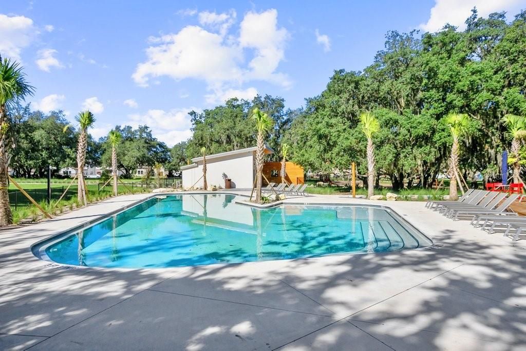 For Sale: $400,000 (3 beds, 2 baths, 1713 Square Feet)