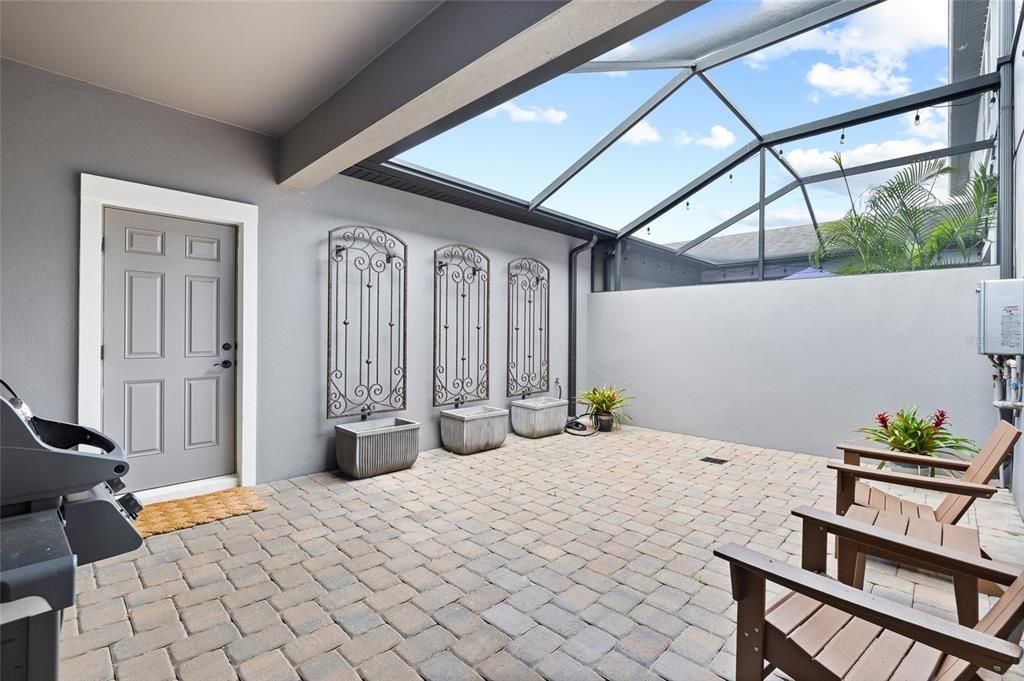 For Sale: $400,000 (3 beds, 2 baths, 1713 Square Feet)