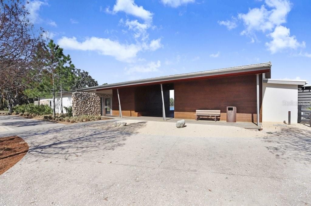 For Sale: $400,000 (3 beds, 2 baths, 1713 Square Feet)