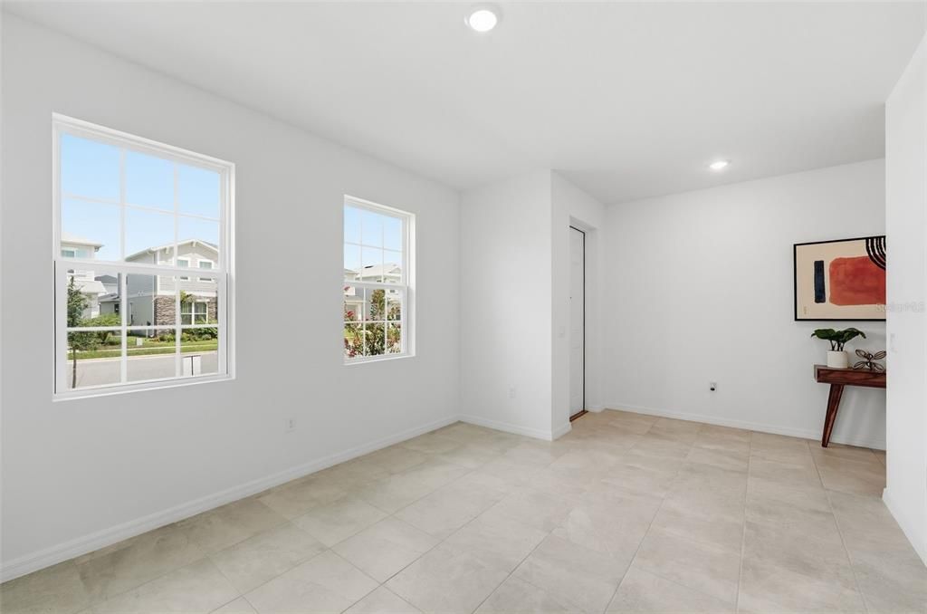 На продажу: $438,990 (4 спален, 2 ванн, 2103 Квадратных фут)