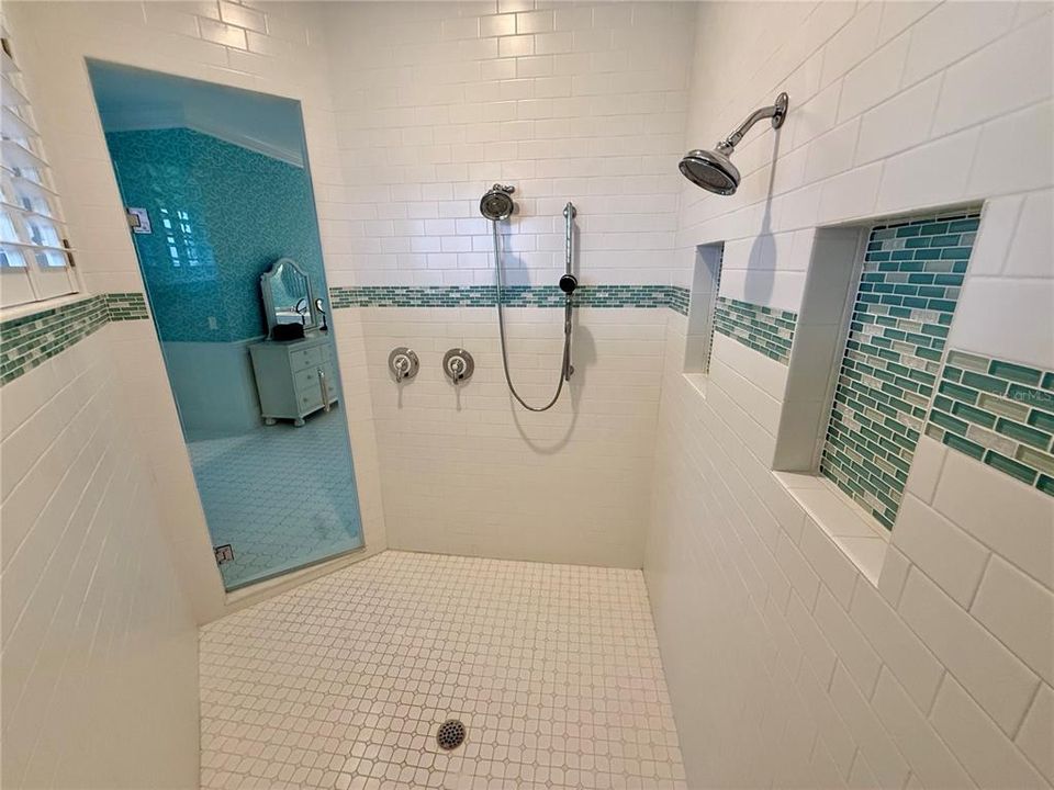 En Venta: $2,795,000 (4 camas, 4 baños, 3737 Pies cuadrados)
