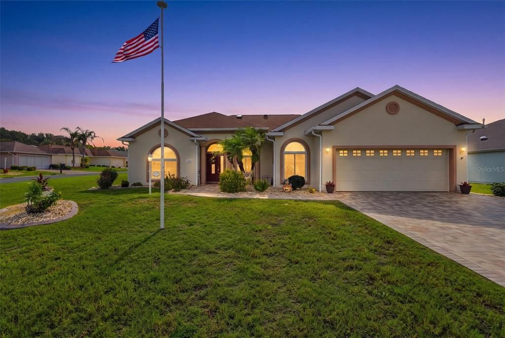 Active With Contract: $425,000 (3 beds, 3 baths, 2091 Square Feet)