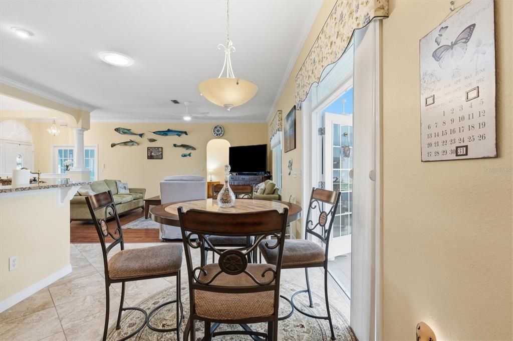 Active With Contract: $425,000 (3 beds, 3 baths, 2091 Square Feet)