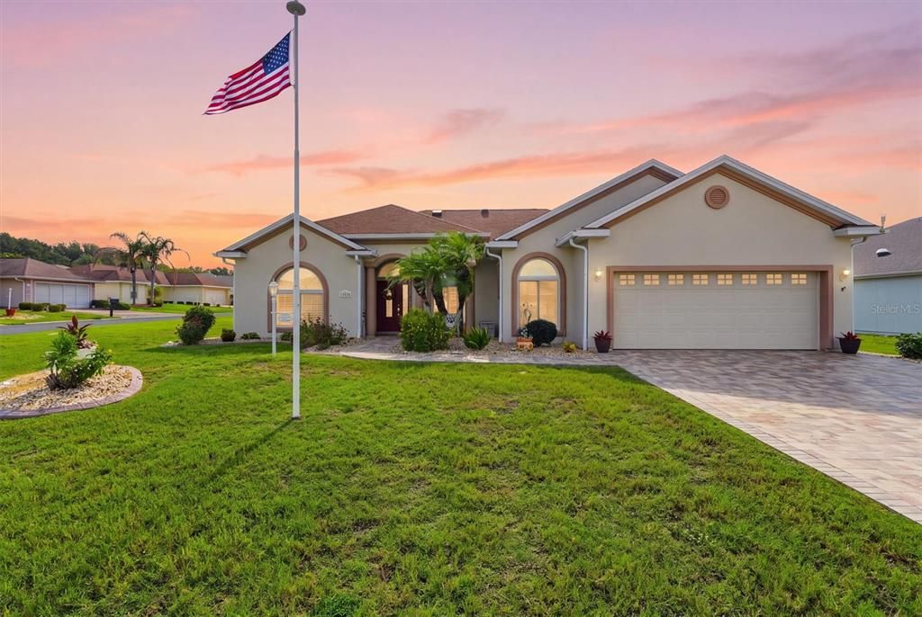 Active With Contract: $425,000 (3 beds, 3 baths, 2091 Square Feet)