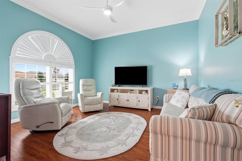 Active With Contract: $425,000 (3 beds, 3 baths, 2091 Square Feet)