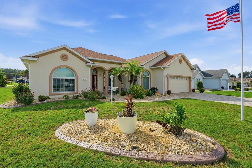 Active With Contract: $425,000 (3 beds, 3 baths, 2091 Square Feet)