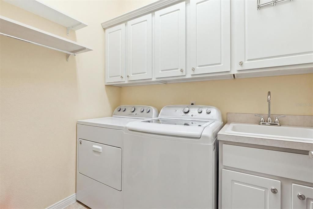 Active With Contract: $425,000 (3 beds, 3 baths, 2091 Square Feet)