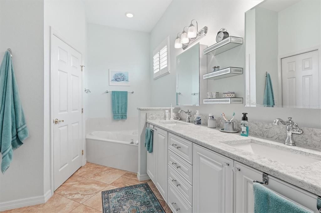 Active With Contract: $425,000 (3 beds, 3 baths, 2091 Square Feet)