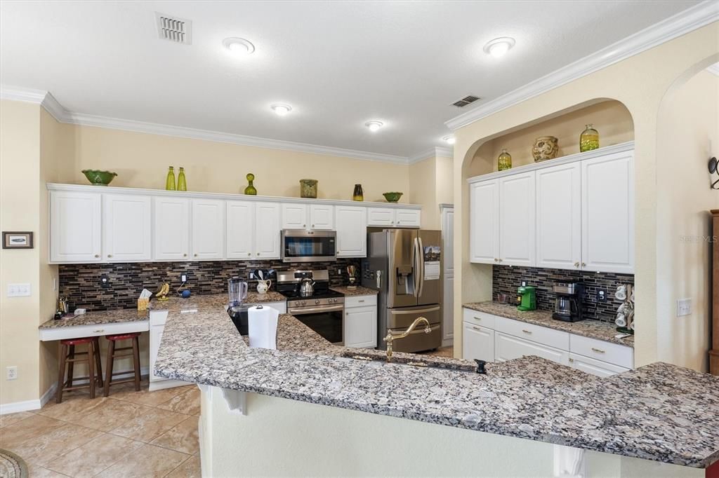 Active With Contract: $425,000 (3 beds, 3 baths, 2091 Square Feet)