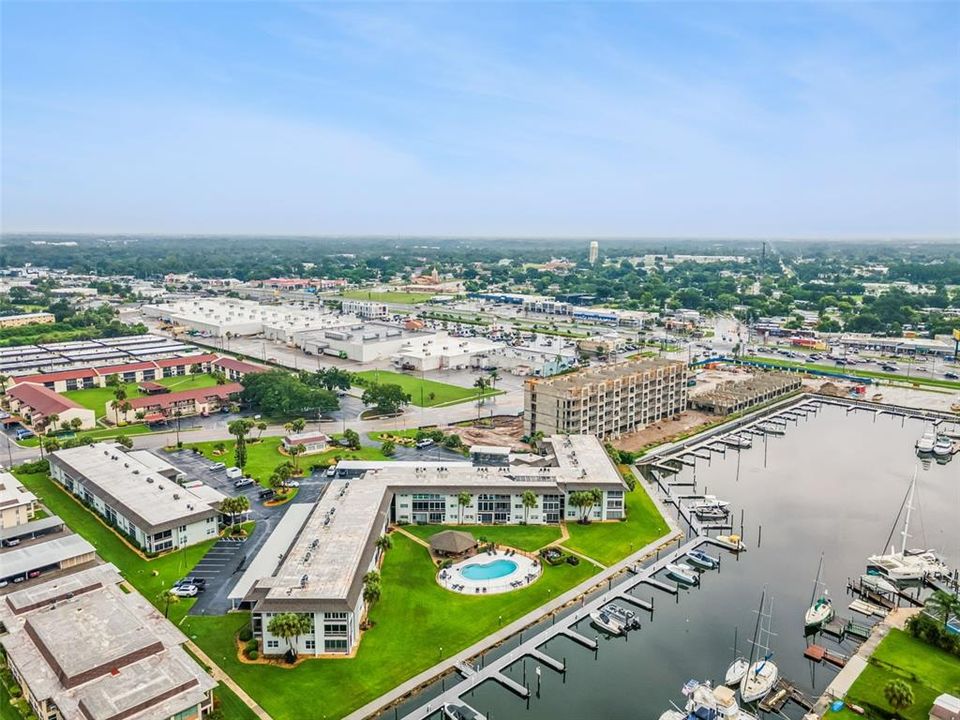 En Venta: $231,900 (2 camas, 2 baños, 956 Pies cuadrados)