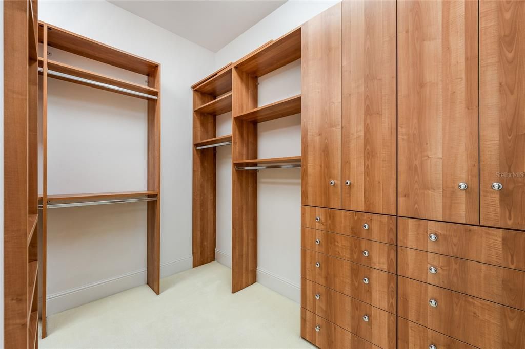 En Renta: $11,500 (4 camas, 3 baños, 3532 Pies cuadrados)