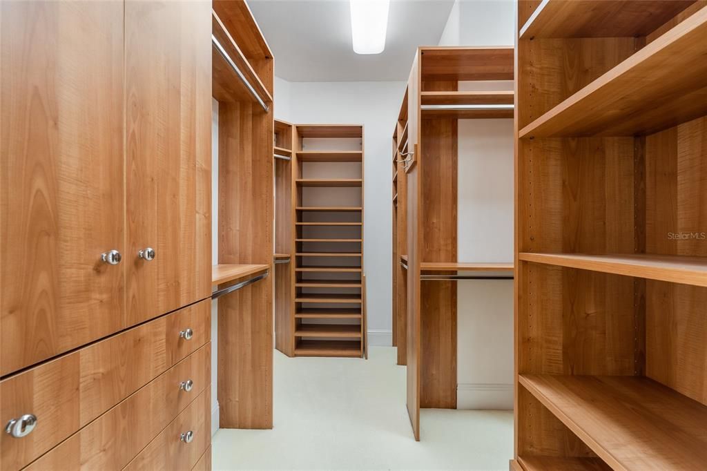 En Renta: $11,500 (4 camas, 3 baños, 3532 Pies cuadrados)