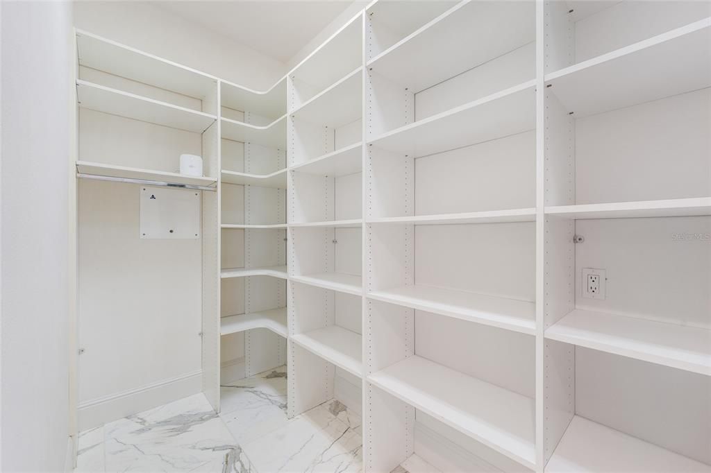 En Renta: $11,500 (4 camas, 3 baños, 3532 Pies cuadrados)