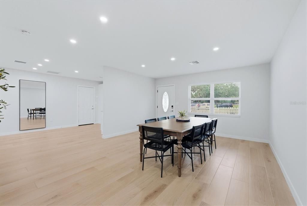 На продажу: $425,000 (3 спален, 2 ванн, 1676 Квадратных фут)