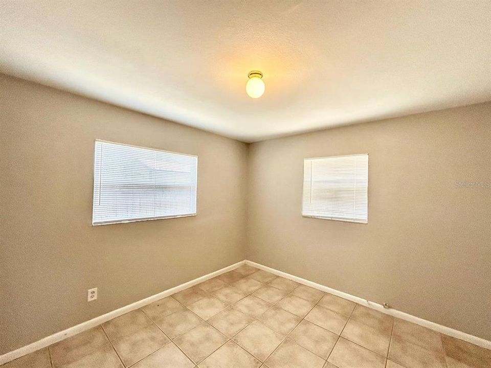 В аренду: $1,950 (4 спален, 1 ванн, 1300 Квадратных фут)