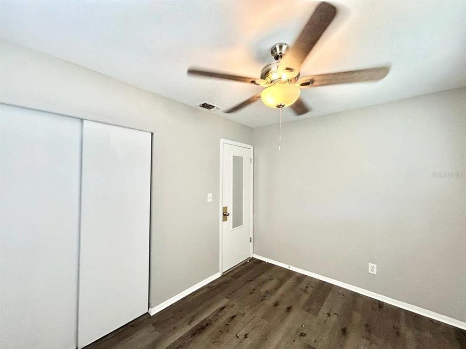 В аренду: $1,950 (4 спален, 1 ванн, 1300 Квадратных фут)