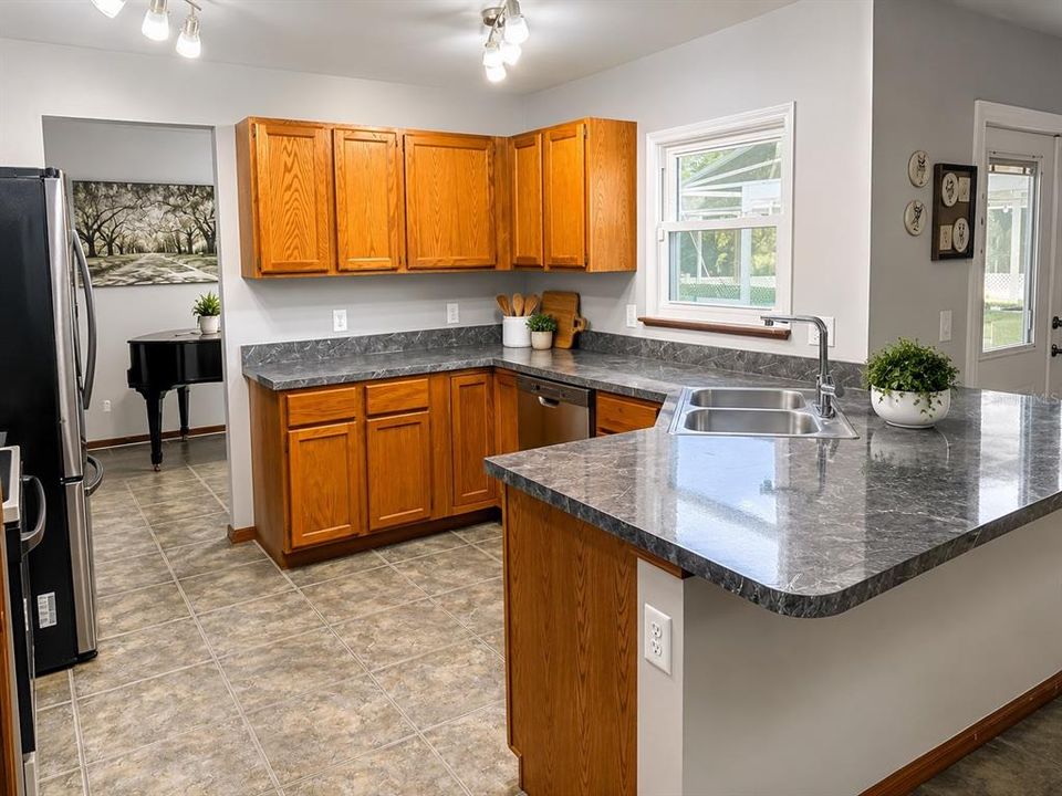 En Venta: $429,900 (3 camas, 2 baños, 1752 Pies cuadrados)