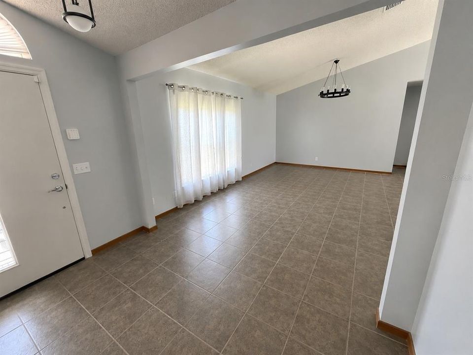 En Venta: $429,900 (3 camas, 2 baños, 1752 Pies cuadrados)