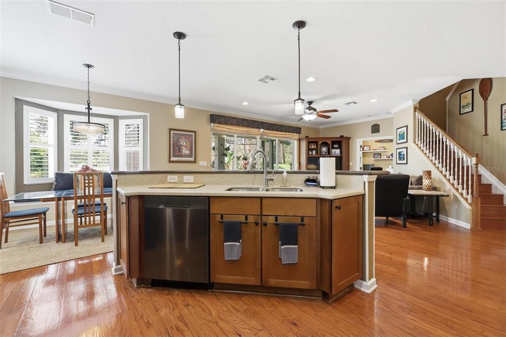 For Sale: $479,900 (4 beds, 2 baths, 3003 Square Feet)