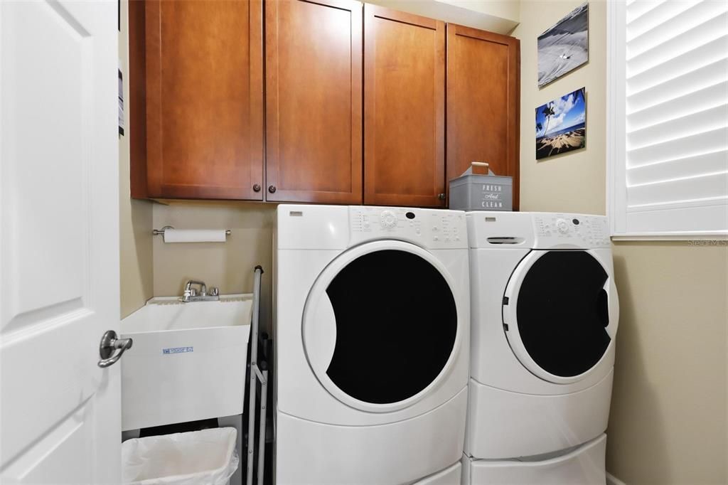 For Sale: $479,900 (4 beds, 2 baths, 3003 Square Feet)
