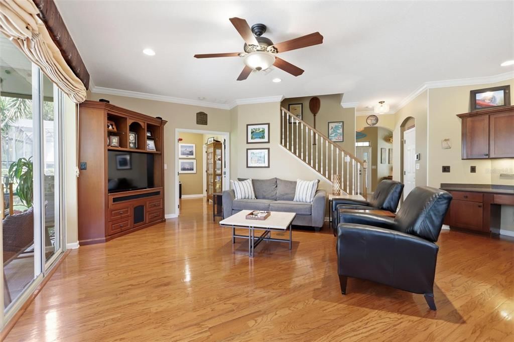 For Sale: $479,900 (4 beds, 2 baths, 3003 Square Feet)
