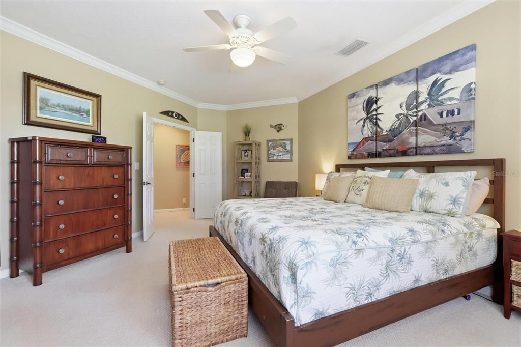 For Sale: $479,900 (4 beds, 2 baths, 3003 Square Feet)