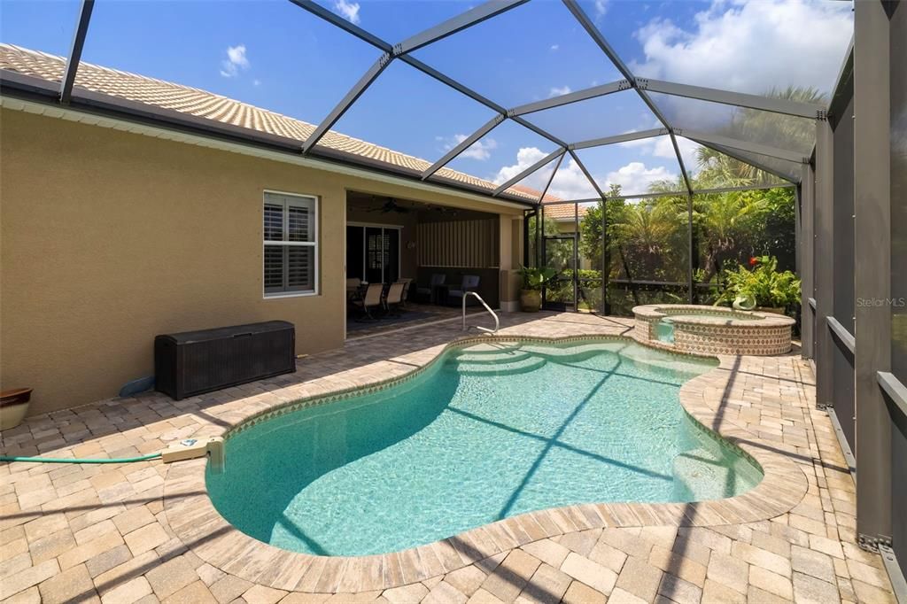En Venta: $624,900 (3 camas, 2 baños, 2135 Pies cuadrados)