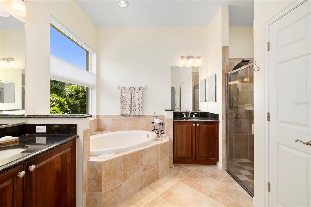 En Venta: $624,900 (3 camas, 2 baños, 2135 Pies cuadrados)