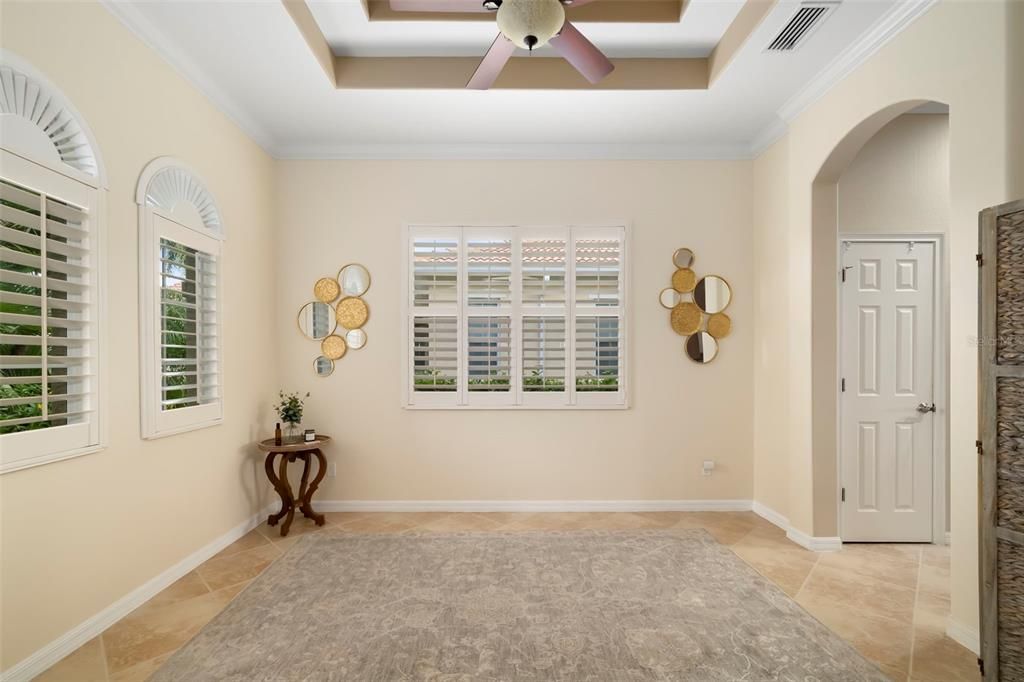 En Venta: $624,900 (3 camas, 2 baños, 2135 Pies cuadrados)