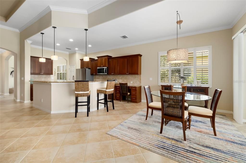 En Venta: $624,900 (3 camas, 2 baños, 2135 Pies cuadrados)