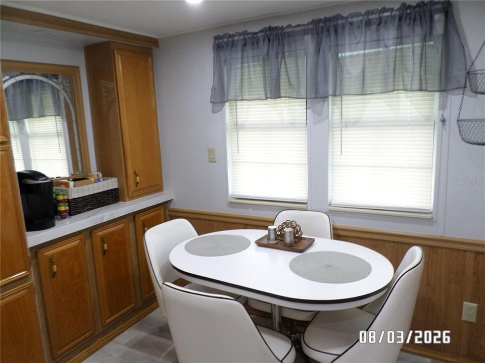На продажу: $269,000 (2 спален, 1 ванн, 912 Квадратных фут)