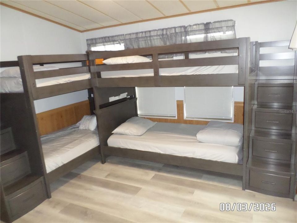 На продажу: $269,000 (2 спален, 1 ванн, 912 Квадратных фут)